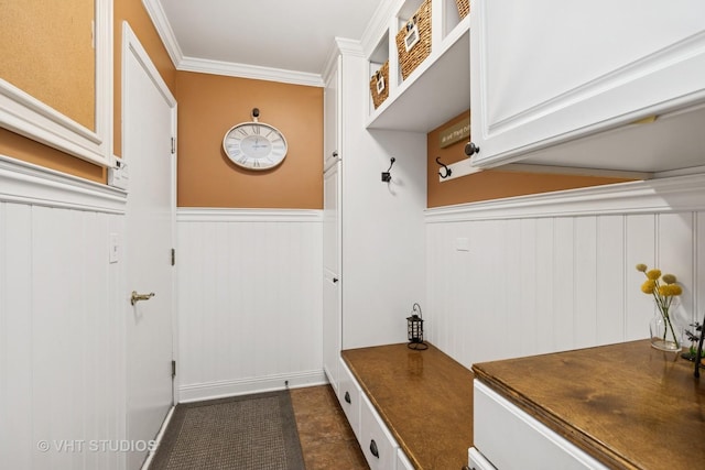 36932 N Fernview Ln, Lake Villa, IL 60046 - mudroom with wainscoting, crown molding, and baseboards