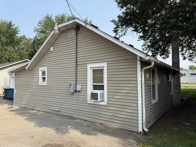 929 Armstrong St, Morris, IL 60450 - view of side of property featuring cooling unit
