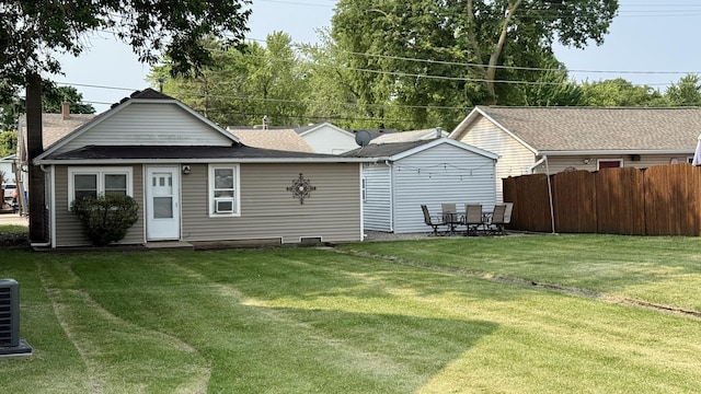 929 Armstrong St, Morris, IL 60450 - rear view of property with roof with shingles