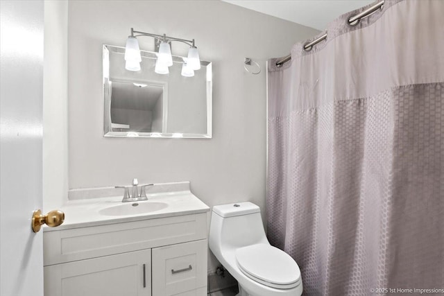 9745 S Karlov Ave Unit 608, Oak Lawn, IL 60453 - full bath with vanity, toilet, and curtained shower