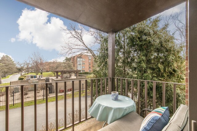 125 Boardwalk Pl Unit 101, Park Ridge, IL 60068 - balcony featuring area for grilling