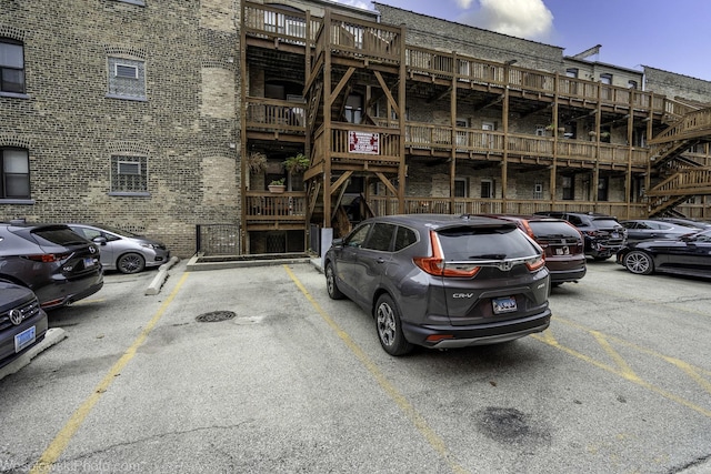 4005 N Southport Ave Unit 2, Chicago, IL 60613 - view of building exterior featuring uncovered parking