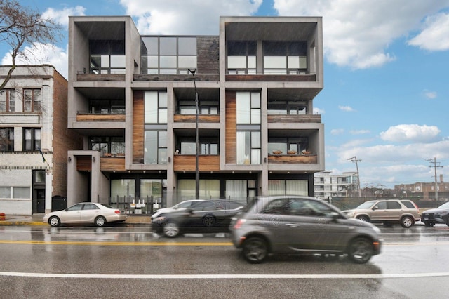 2424 W Chicago Ave Unit 202, Chicago, IL 60622 - view of apartment building / complex