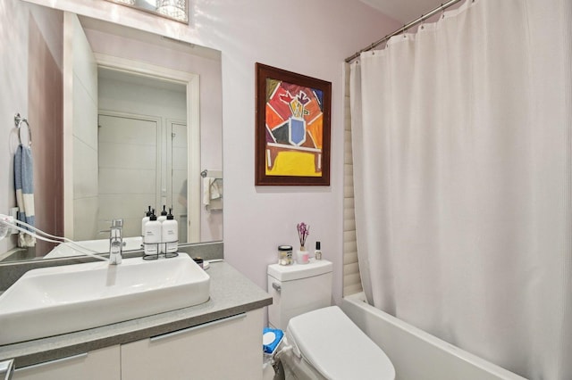 2424 W Chicago Ave Unit 202, Chicago, IL 60622 - full bath featuring vanity, shower / bath combo, and toilet