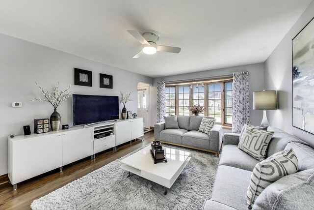 5004 N Knight Ave, Norridge, IL 60706 - living room featuring wood finished floors and a ceiling fan