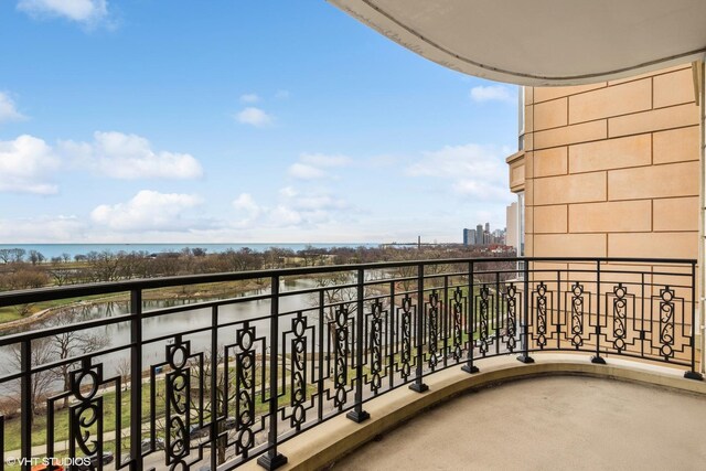 2550 N Lakeview Ave Unit N903, Chicago, IL 60614 - balcony with a water view