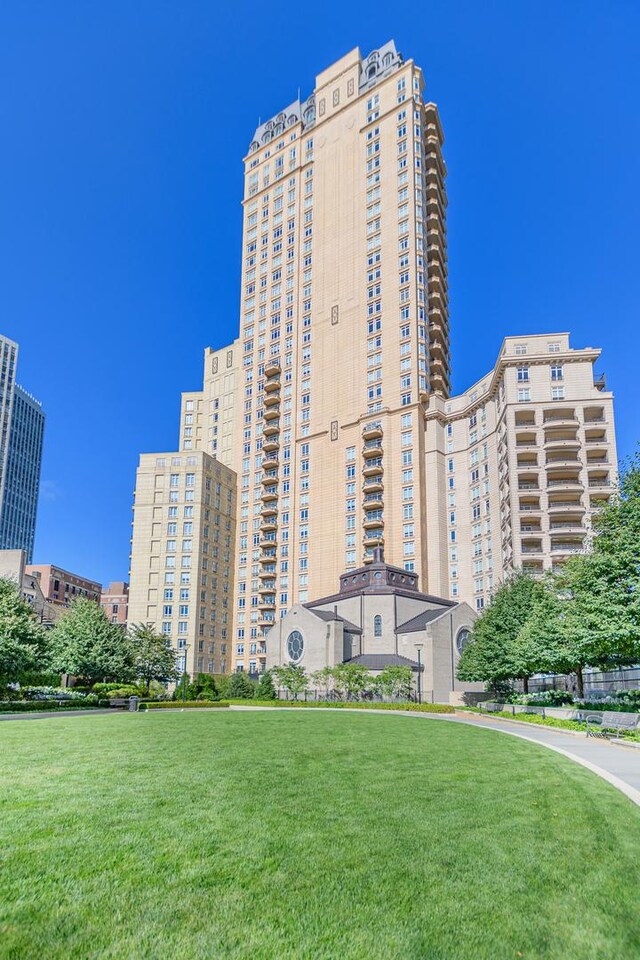 2550 N Lakeview Ave Unit N903, Chicago, IL 60614 - view of property featuring a view of city