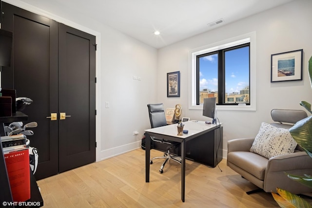1543 N Wieland St Ph-N, Ph-N Chicago, IL 60610 - office space featuring baseboards, light wood-style flooring, and recessed lighting
