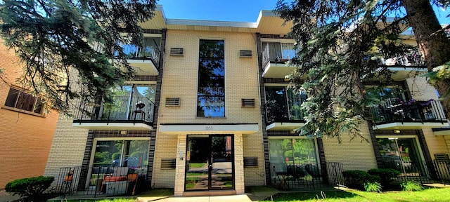 1353 Perry St Unit 6, Des Plaines, IL 60016 - view of apartment building / complex