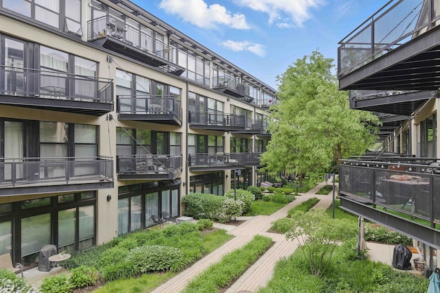 1111 W 14th Pl Unit 211, Chicago, IL 60608 - view of property's community
