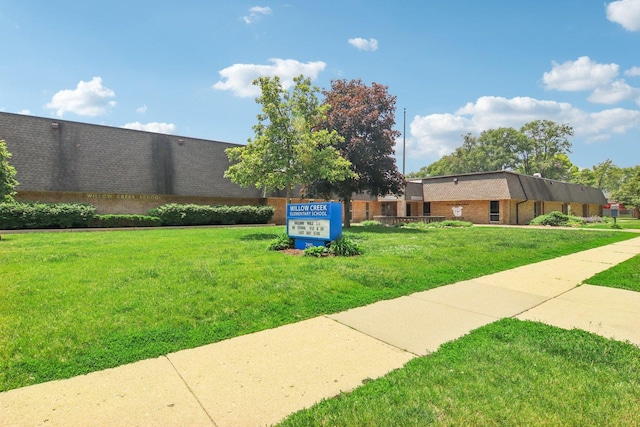 6100 Ridgeway Dr, Woodridge, IL 60517 - view of property's community with a yard