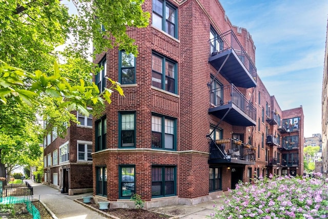 1239 W Jarvis Ave Unit 3, Chicago, IL 60626 - view of apartment building / complex