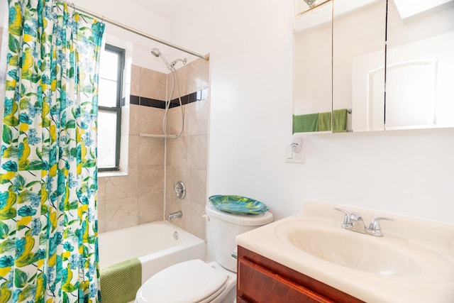 1239 W Jarvis Ave Unit 3, Chicago, IL 60626 - full bath with shower / tub combo with curtain, vanity, and toilet