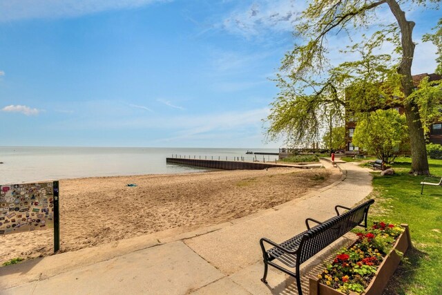1239 W Jarvis Ave Unit 3, Chicago, IL 60626 - view of community with view of water and beach