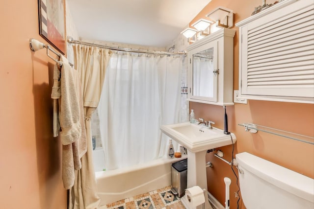 300 Hollywood Ct, Wilmette, IL 60091 - full bath with toilet and shower / bath combo