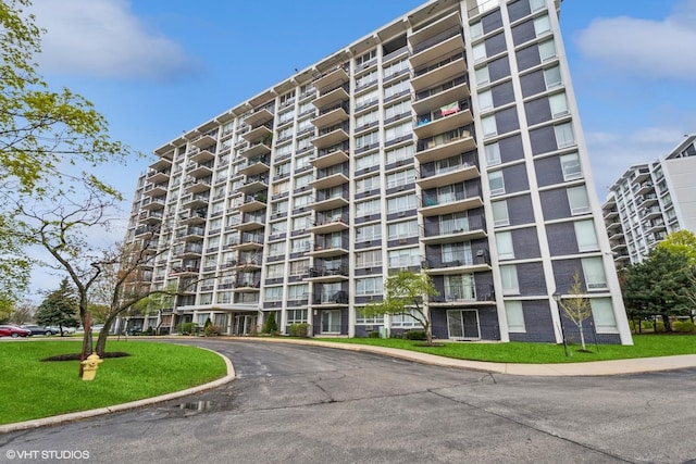 8801 W Golf Rd Unit 5B, Niles, IL 60714 - view of apartment building / complex