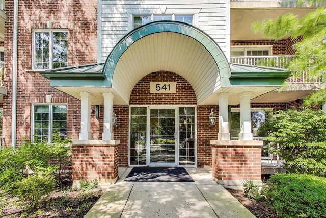 541 N Hough St Unit 106, Barrington, IL 60010 - photo 2