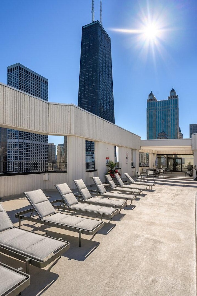 990 N Lake Shore Dr Unit 33E, Chicago, IL 60611 - view of patio / terrace