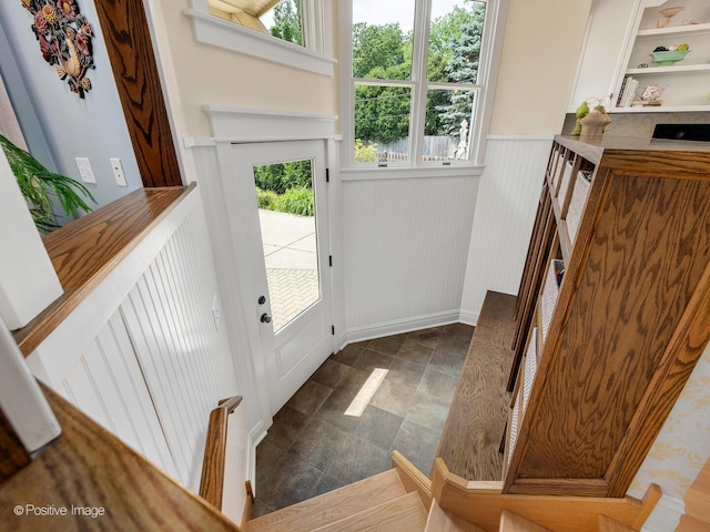 412 7th Ave, La Grange, IL 60525 - foyer entrance with healthy amount of natural light and wainscoting
