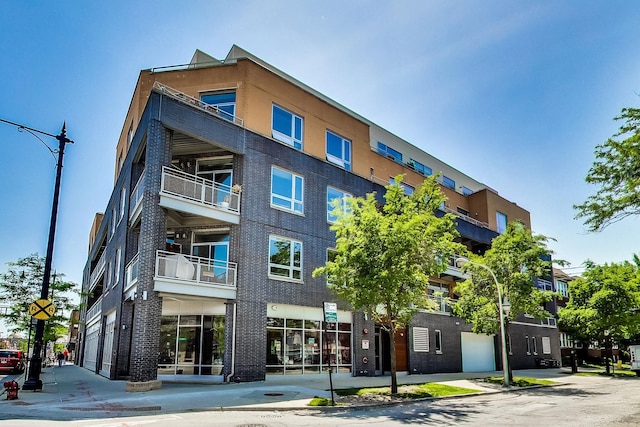 3201 W Leland Ave Unit 205, Chicago, IL 60625 - view of property
