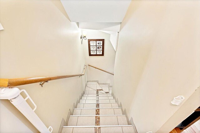 5011 W Deming Pl, Chicago, IL 60639 - view of stairway