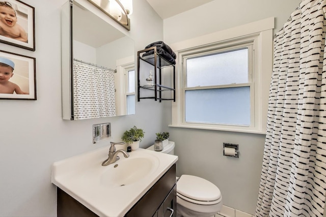 820 Woodbine Ave, Oak Park, IL 60302 - bathroom with vanity, toilet, and a shower with curtain