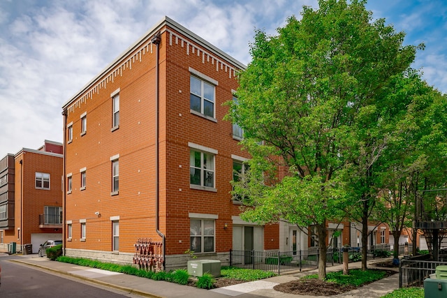 351 E 25th Pl Unit 20C, Chicago, IL 60616 - view of building exterior