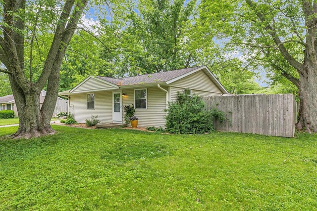 3310 Saratoga Dr, Champaign, IL 61821 - view of front of home featuring roof with shingles
