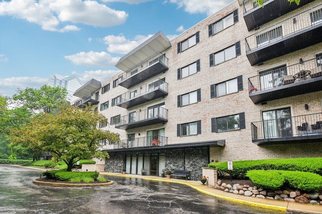 1S150 Spring Rd Unit 5F, Oakbrook Terrace, IL 60181 - view of apartment building / complex