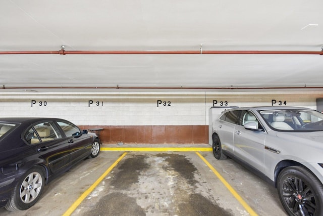 1S150 Spring Rd Unit 5F, Oakbrook Terrace, IL 60181 - view of parking garage