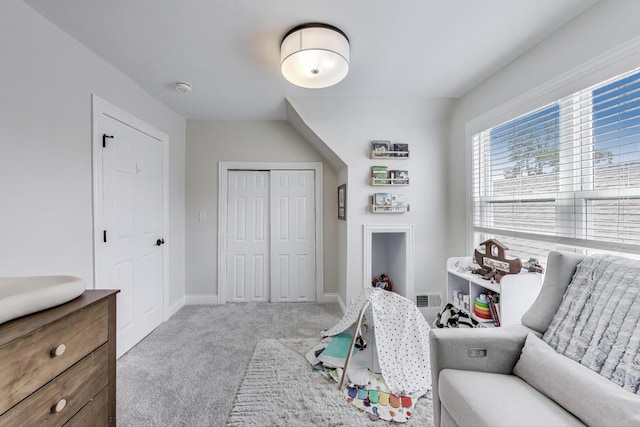 529 Circle Ave, Forest Park, IL 60130 - living area with carpet floors and baseboards
