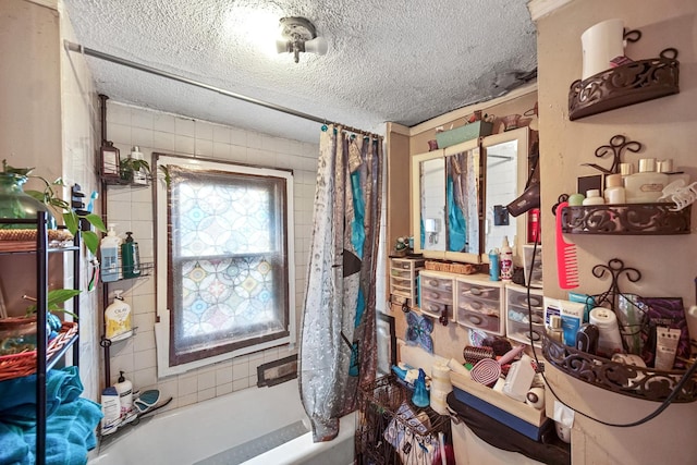 9620 S Exchange Ave, Chicago, IL 60617 - miscellaneous room featuring a textured ceiling