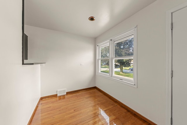 4537 Fishermans Ter, Lyons, IL 60534 - empty room featuring baseboards and light wood-type flooring