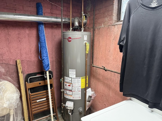 11247 S S Ave L, Chicago, IL 60617 - utility room with gas water heater