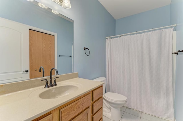 262 Jennifer Ln Unit 262, Wilmington, IL 60481 - bathroom with vanity, tile patterned flooring, toilet, and a shower with curtain