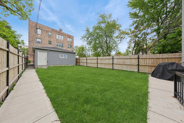 1332 S Keeler Ave, Chicago, IL 60623 - view of yard with an outdoor structure