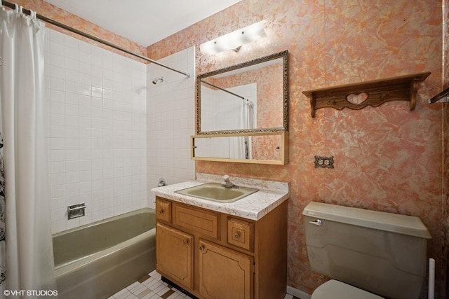 1713 N Laurel Dr, Mount Prospect, IL 60056 - full bath featuring vanity, wallpapered walls, shower / bath combo, toilet, and tile patterned flooring