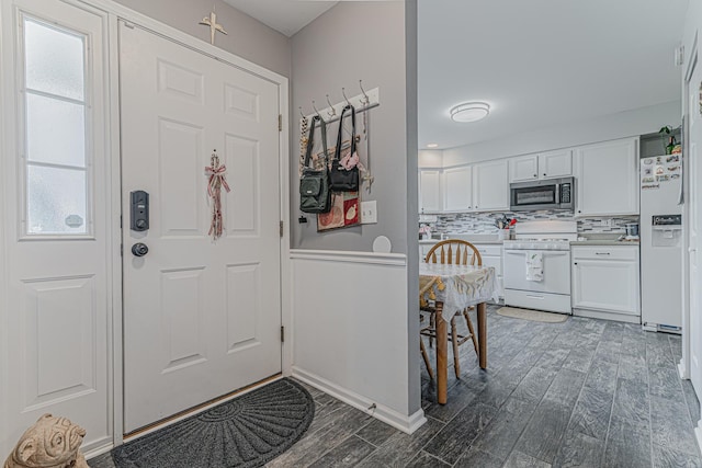 303 Capitol Dr Unit A, Sugar Grove, IL 60554 - entryway featuring wood tiled floors