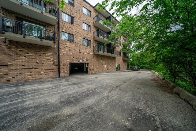 603 S River Rd Unit 2K, Des Plaines, IL 60016 - view of apartment building / complex