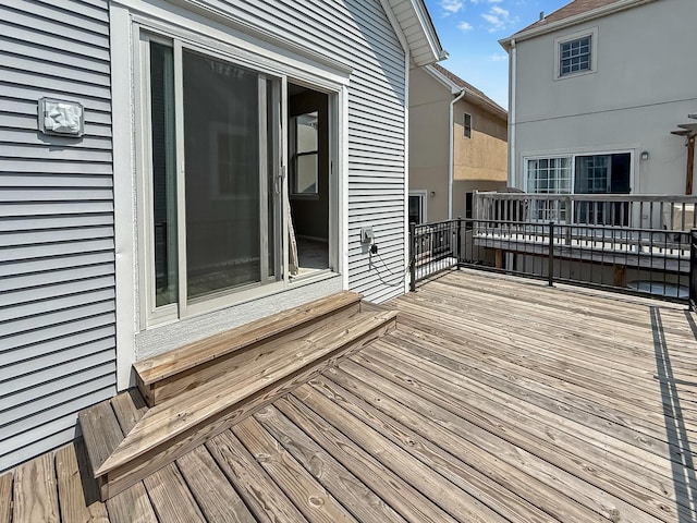 2847 N Wolcott Ave Unit D, Chicago, IL 60657 - view of wooden deck