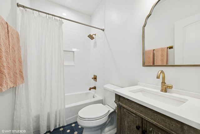1959 W Berwyn Ave, Chicago, IL 60640 - bathroom featuring shower / bathtub combination with curtain and vanity