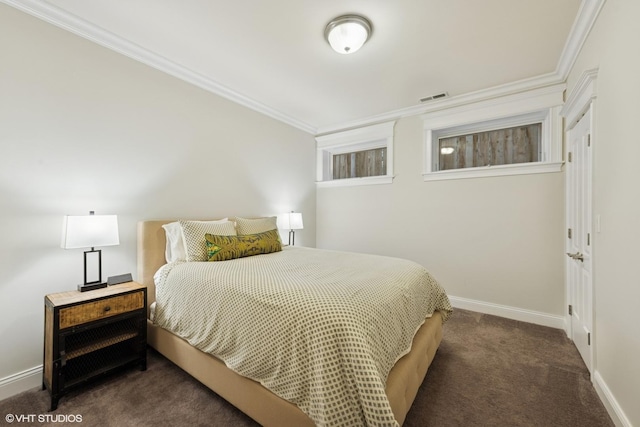 1959 W Berwyn Ave, Chicago, IL 60640 - carpeted bedroom with crown molding and baseboards