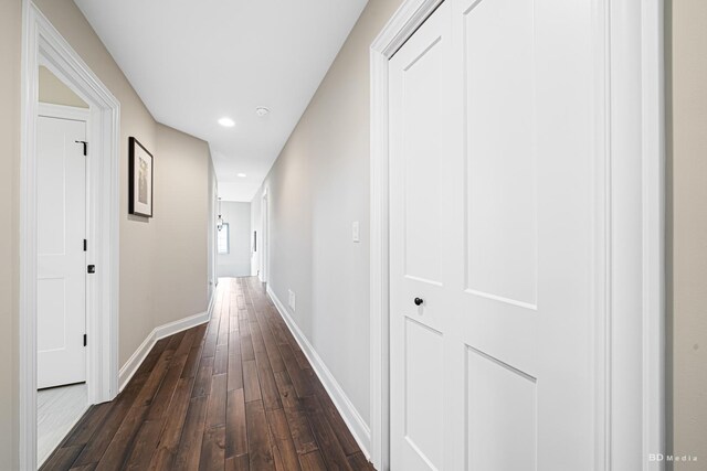 8500 Dungarvan Rd, Frankfort, IL 60423 - hall featuring dark wood-type flooring, baseboards, and recessed lighting