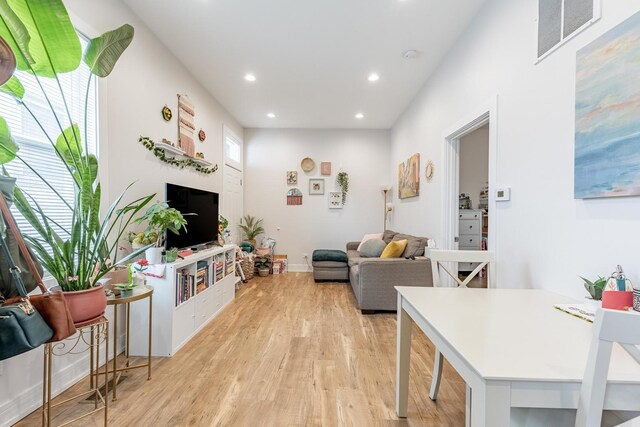 3331 S Ashland Ave, Chicago, IL 60608 - living area featuring light wood-type flooring, recessed lighting, and baseboards