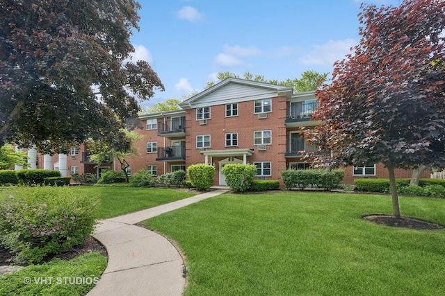801 E Miner St Unit 1A, Arlington Heights, IL 60004 - view of property's community with a yard