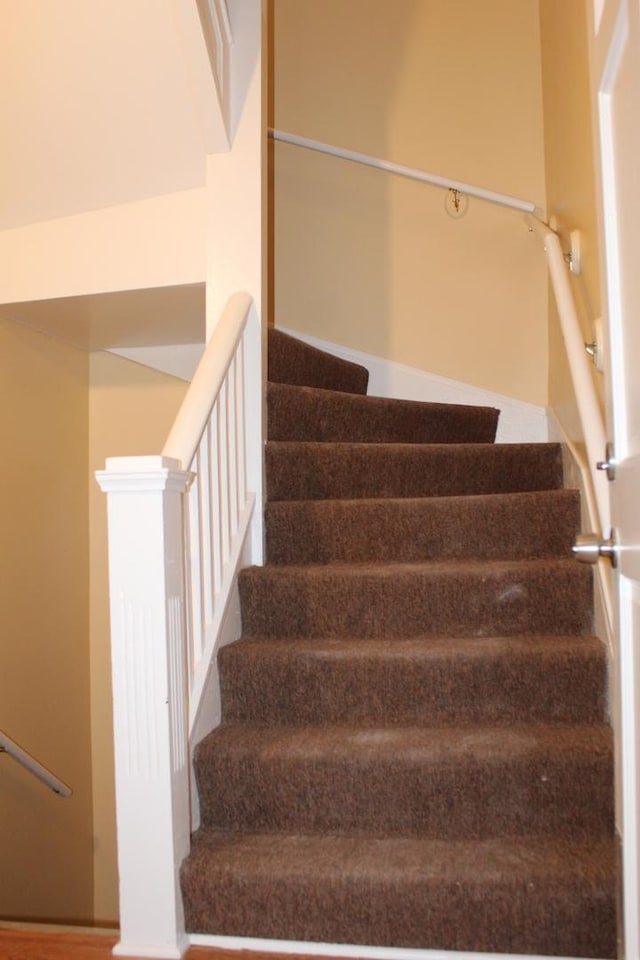 741 N Christiana Ave, Chicago, IL 60624 - view of staircase