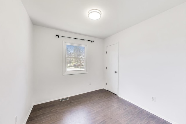 3505 Newcastle Rd, Waukegan, IL 60087 - unfurnished room featuring wood finished floors and baseboards