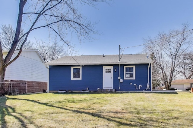 3505 Newcastle Rd, Waukegan, IL 60087 - view of front of property featuring a front yard and roof with shingles
