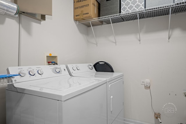 2049 Sunrise Cir, Aurora, IL 60503 - laundry area featuring washer and dryer