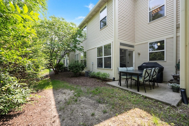 2049 Sunrise Cir, Aurora, IL 60503 - view of yard with a patio area